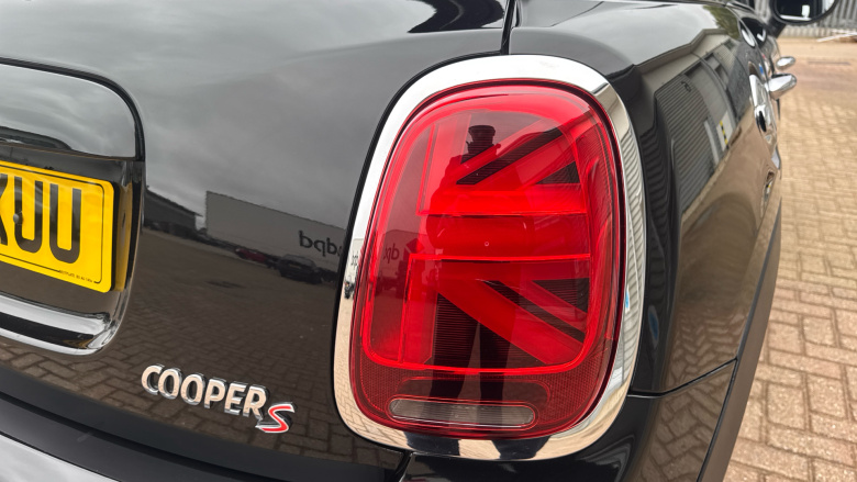 MINI Hatchback 2.0 Cooper S Sport II 5dr Auto Petrol Hatchback